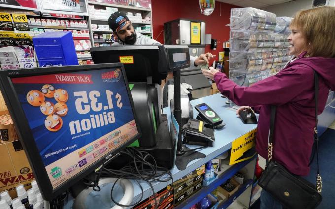 nguoi-may-man-trung-giai-doc-dac-tri-gia-135-ty-usd-15